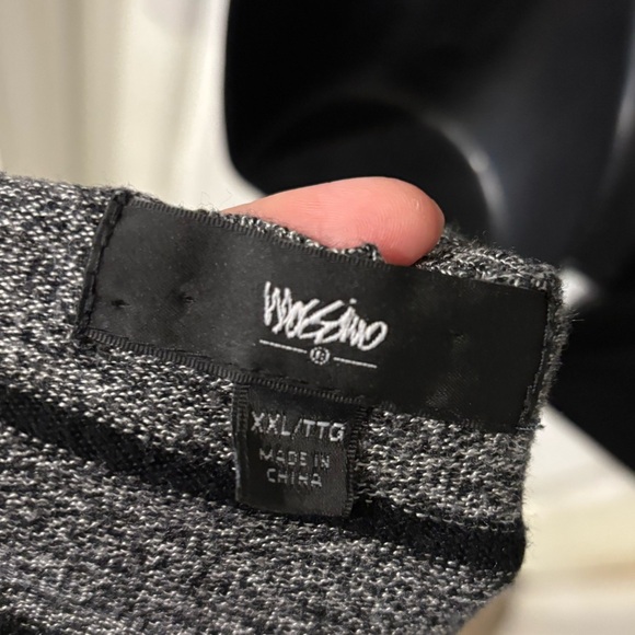 Mossimo Sweater - Picture 3 of 3